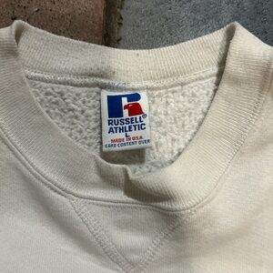 Vintage Women’s Yellowstone Crewneck.